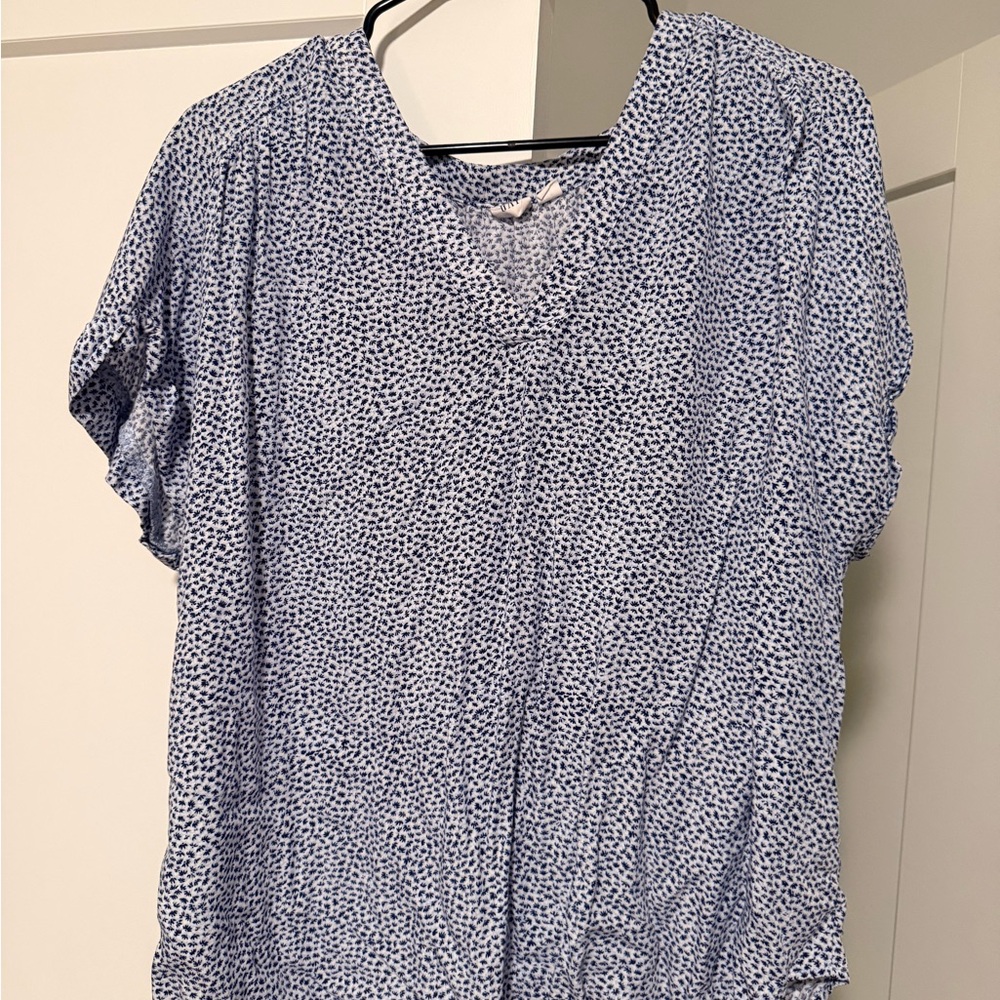 GAP Blue and White Patterned Blouse